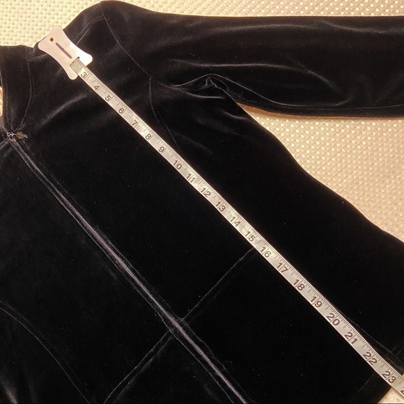 DANA Buchman Black Velour Front Zip Jacket - Picture 8 of 8